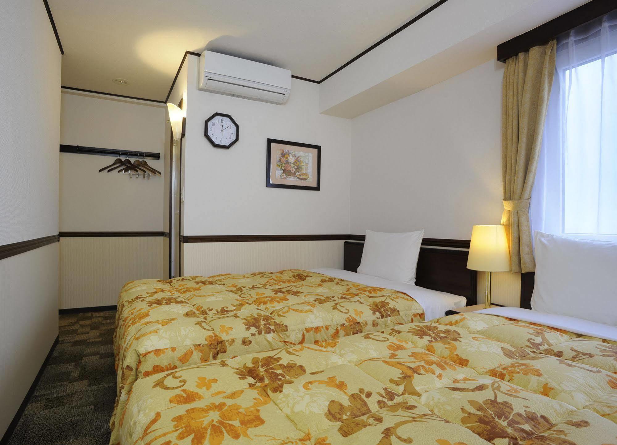 Toyoko Inn Shonan Hiratsuka Eki Kita Guchi No 2 Екстер'єр фото