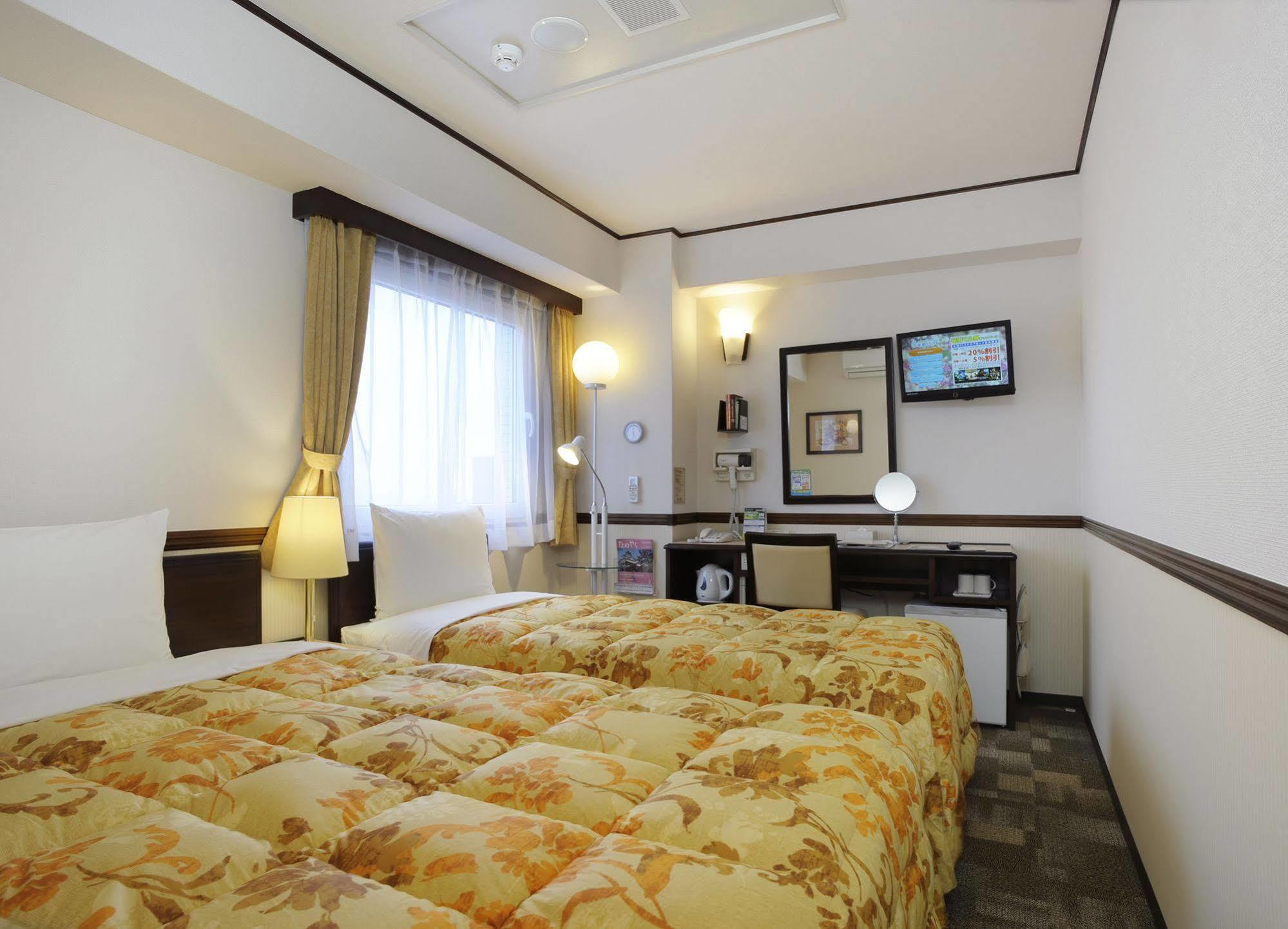 Toyoko Inn Shonan Hiratsuka Eki Kita Guchi No 2 Екстер'єр фото