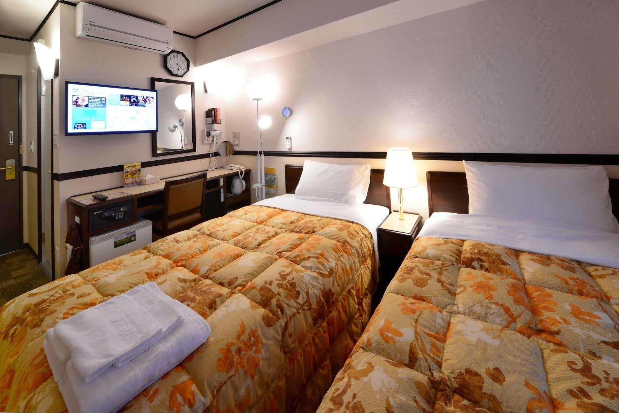 Toyoko Inn Shonan Hiratsuka Eki Kita Guchi No 2 Екстер'єр фото