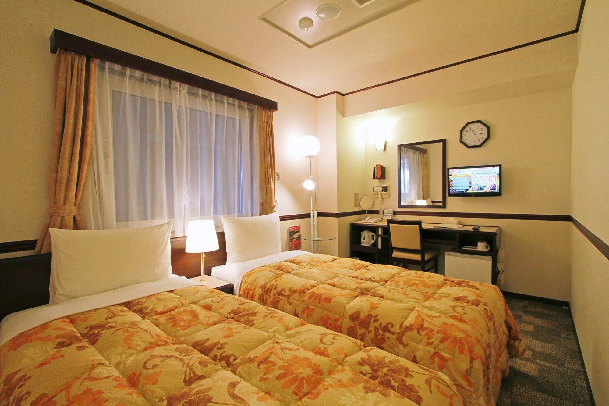 Toyoko Inn Shonan Hiratsuka Eki Kita Guchi No 2 Екстер'єр фото